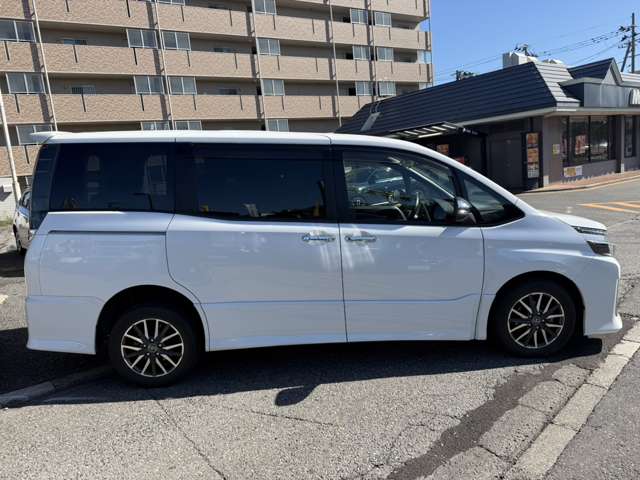 トヨタ ヴォクシー ２．０ ＺＳ 煌ＩＩ ４ＷＤ H28年 (甲信越・北陸) 99