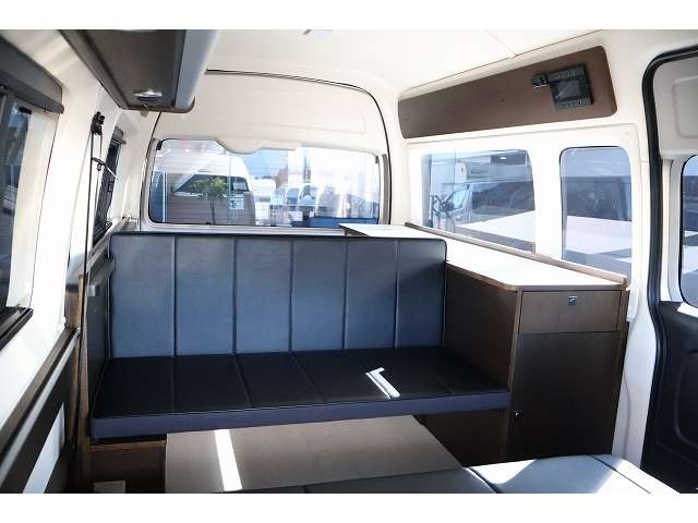 トヨタ ハイエースバン キャンピングカートイファクトリー製４ＷＤ R5年 (東北) 99
