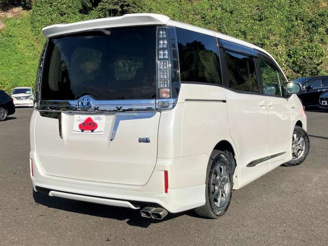 トヨタ ヴォクシー １．８ ハイブリッド Ｖ H27年 (東北) 99