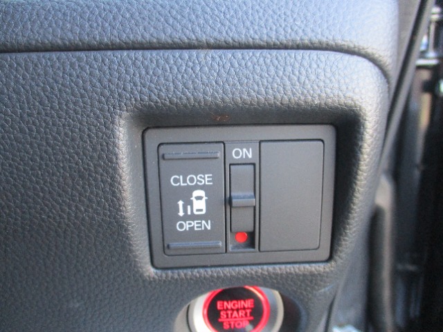 ホンダ Ｎ　ＢＯＸ カスタム ６６０ Ｌ R4年 (関東) 99