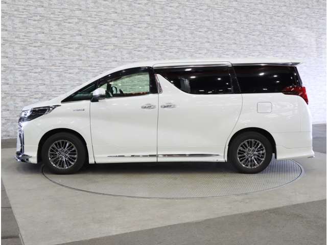 トヨタ アルファード　ハイブリッド ハイブリッド ２．５ エグゼクティブ ラウンジ Ｓ Ｅ－ＦＯＵＲ ４ＷＤ R1年 (関東) 99