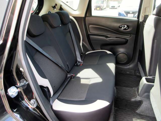日産 ノート １．２ Ｅ－ＰＯＷＥＲ Ｘ H29年 (関東) 99