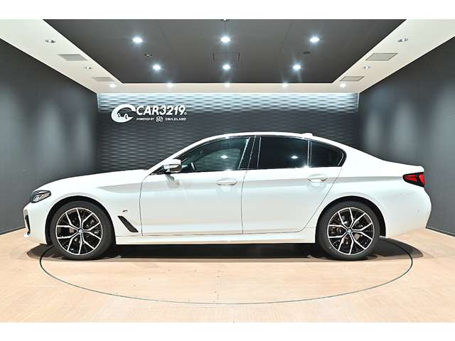 ＢＭＷ ５シリーズ ５２３Ｄ Ｘドライブ Ｍスポーツ ディーゼルターボ ４ＷＤ R3年 () 99