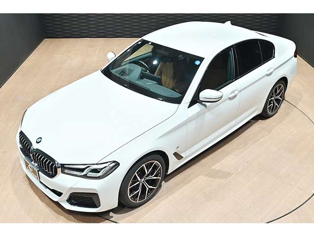 ＢＭＷ ５シリーズ ５２３Ｄ Ｘドライブ Ｍスポーツ ディーゼルターボ ４ＷＤ R3年 () 99