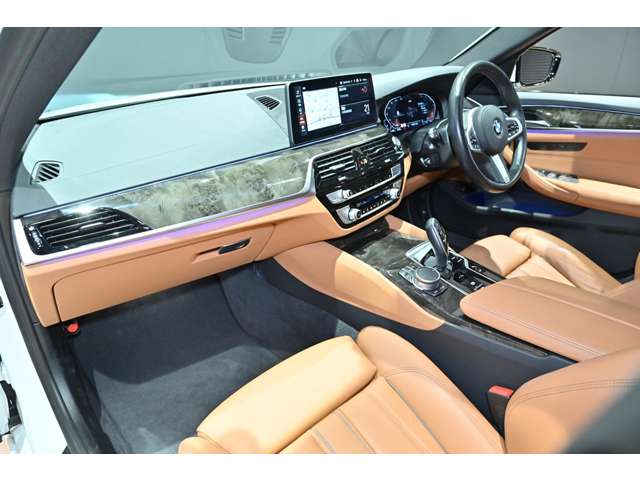ＢＭＷ ５シリーズ ５２３Ｄ Ｘドライブ Ｍスポーツ ディーゼルターボ ４ＷＤ R3年 () 99