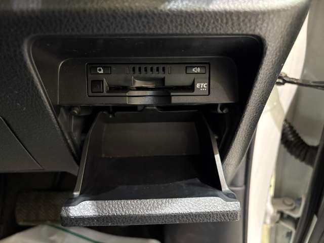 トヨタ ノア ２．０ ＳＩ H29年 (近畿) 99