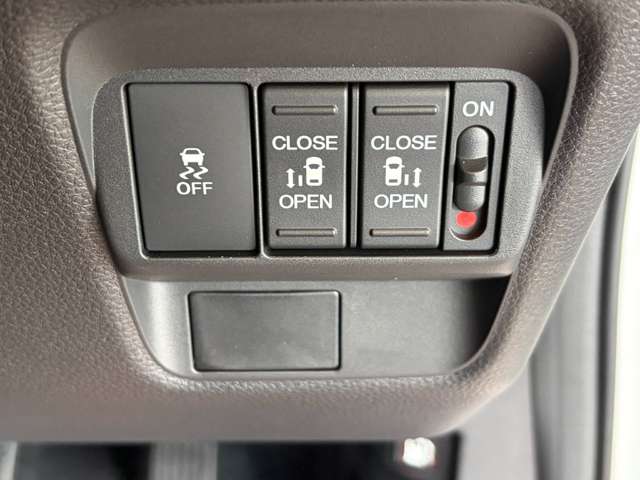 ホンダ フリード １．５ クロスター R8年 (近畿) 99