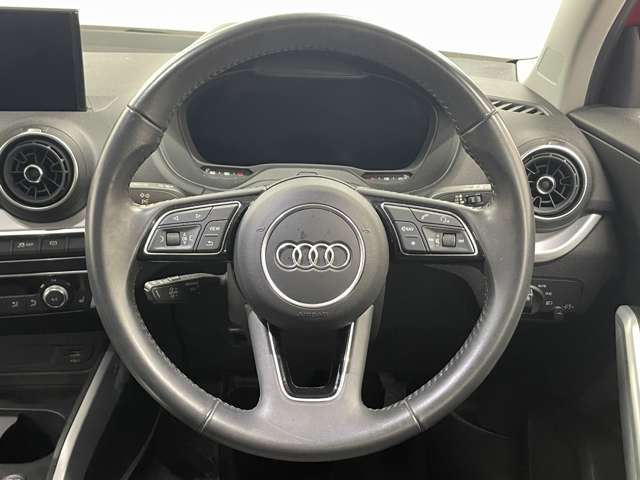 アウディ Ｑ２ ３０　ＴＦＳＩ　スポーツ H30年 () 99
