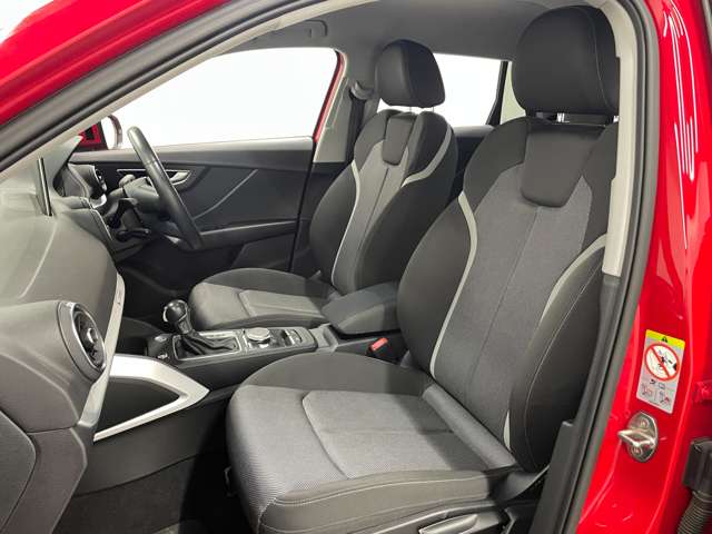 アウディ Ｑ２ ３０　ＴＦＳＩ　スポーツ H30年 () 99