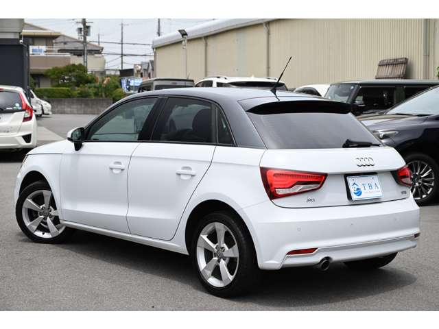 アウディ Ａ１　スポーツバック １．０　ＴＦＳＩ H28年 (近畿) 99