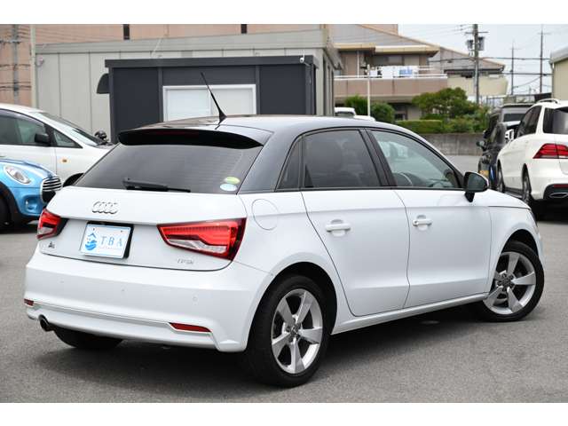 アウディ Ａ１　スポーツバック １．０　ＴＦＳＩ H28年 (近畿) 99
