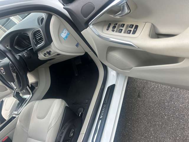 ボルボ Ｖ４０ Ｔ４　ＳＥ H26年 (中国) 99
