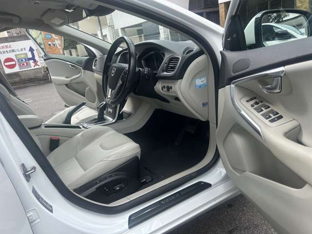ボルボ Ｖ４０ Ｔ４　ＳＥ H26年 (中国) 99