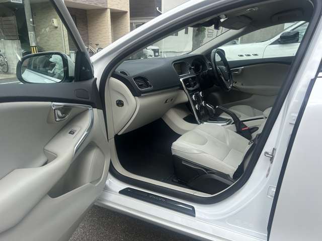 ボルボ Ｖ４０ Ｔ４　ＳＥ H26年 (中国) 99