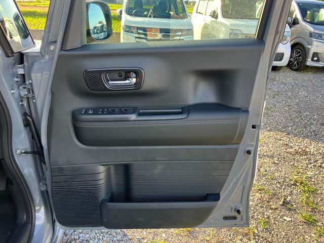 ホンダ Ｎ　ＢＯＸ カスタム ６６０ コーディネートスタイル ２トーン R8年 (東海) 99