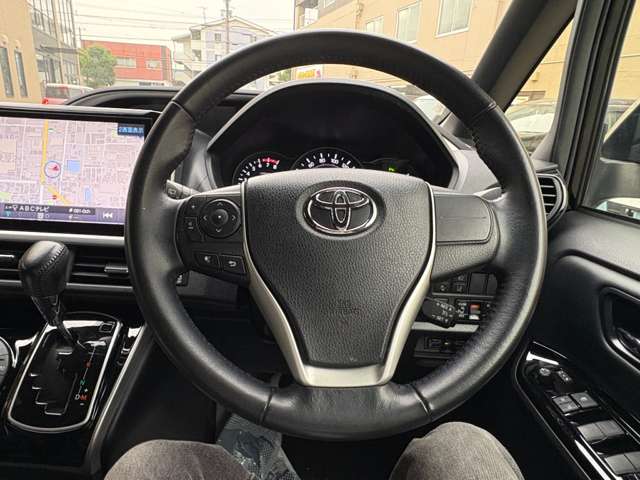 トヨタ ヴォクシー ２．０ ＺＳ 煌ＩＩＩ R3年 (近畿) 99