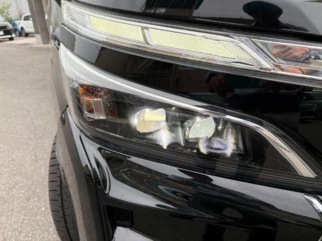トヨタ ヴォクシー ２．０ ＺＳ 煌ＩＩＩ R3年 (近畿) 99