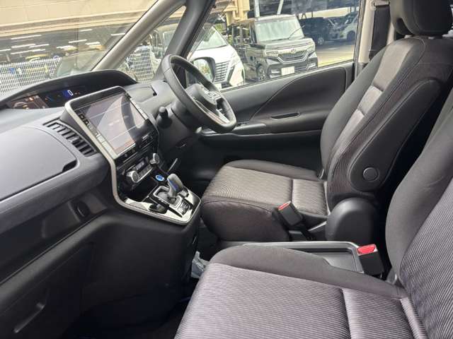 日産 セレナ １．２ Ｅ－ＰＯＷＥＲ ハイウェイスター Ｖ R1年 (近畿) 99