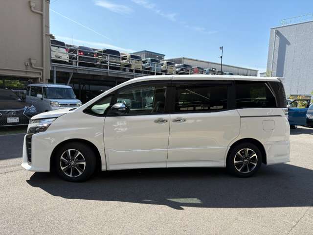 トヨタ ヴォクシー ２．０ ＺＳ 煌ＩＩ R2年 (近畿) 99