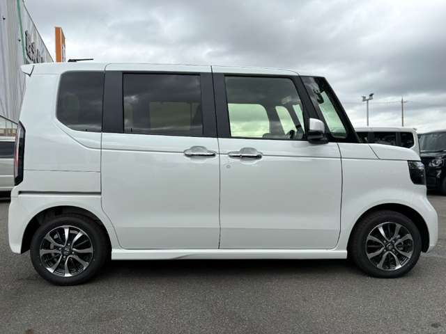 ホンダ Ｎ　ＢＯＸ カスタム ６６０ R8年 () 99