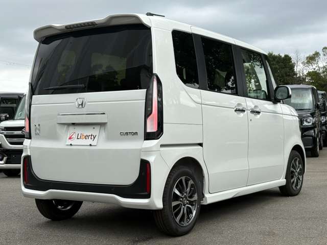 ホンダ Ｎ　ＢＯＸ カスタム ６６０ R8年 () 99
