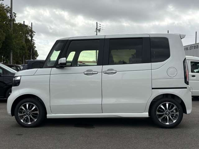 ホンダ Ｎ　ＢＯＸ カスタム ６６０ R8年 () 99