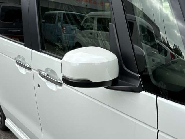 ホンダ Ｎ　ＢＯＸ カスタム ６６０ R8年 () 99