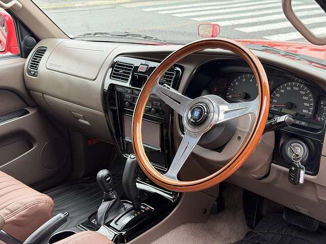 トヨタ ハイラックスサーフ ２．７ ＳＳＲ－Ｘ ４ＷＤ H13年 (近畿) 99