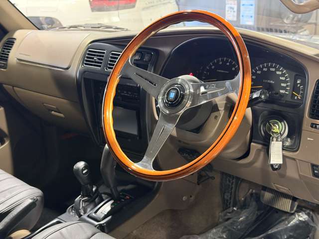 トヨタ ハイラックスサーフ ２．７ ＳＳＲ－Ｘ ワイドボディ ４ＷＤ H10年 (近畿) 99