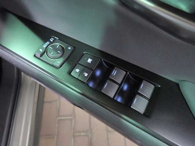 レクサス ＵＸ２００ ２００ R5年 () 99