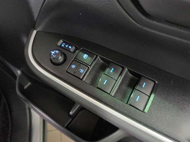 トヨタ ヴォクシー １．８ ハイブリッド Ｓ－Ｇ R5年 () 99