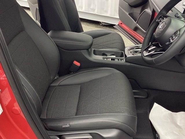 ホンダ ヴェゼル １．５ Ｅ：ＨＥＶ Ｚ R8年 (近畿) 99