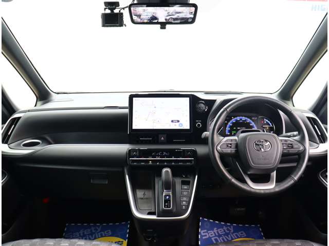 トヨタ ヴォクシー １．８ ハイブリッド Ｓ－Ｚ R7年 () 99