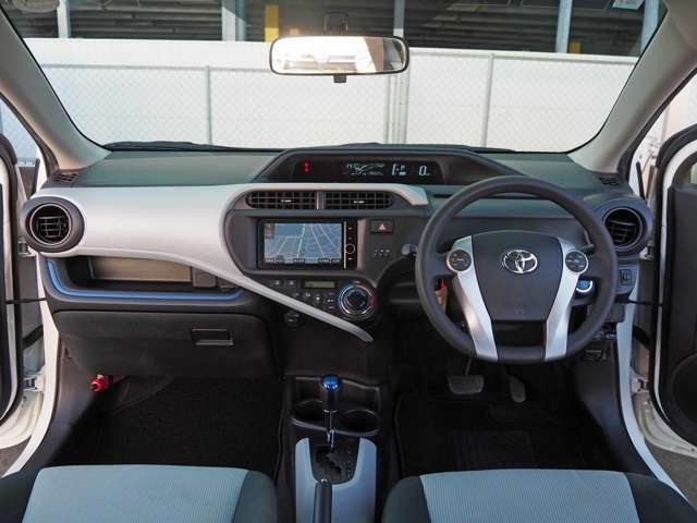トヨタ アクア １．５ Ｓ H28年 (東海) 99