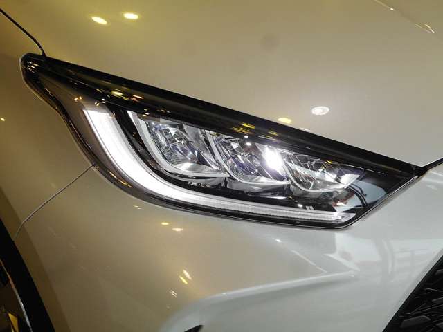 トヨタ ヤリス １．０ Ｇ R8年 (近畿) 99