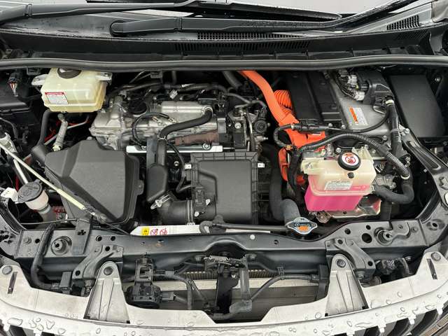トヨタ エスクァイア　ハイブリッド １．８ ハイブリッド ＧＩ R1年 () 99
