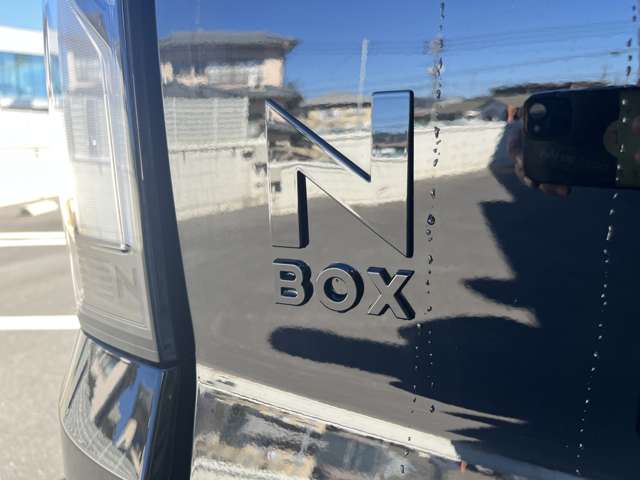 ホンダ Ｎ　ＢＯＸ カスタム ６６０ ブラック スタイル R8年 (中国) 99