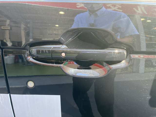 ホンダ Ｎ　ＢＯＸ カスタム ６６０ ブラック スタイル R8年 (中国) 99