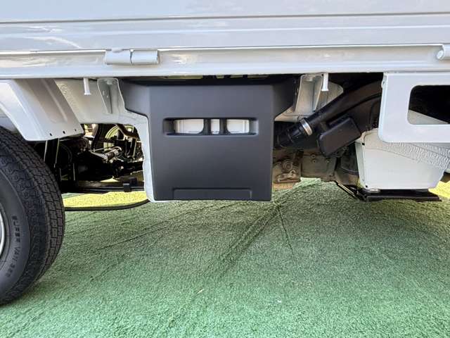 スズキ キャリイトラック ６６０ ＫＣエアコン・パワステ ３方開 ４ＷＤ H28年 (九州・沖縄) 99