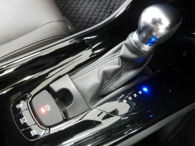 トヨタ Ｃ−ＨＲ ハイブリッド １．８ Ｇ ＬＥＤ エディション H29年 () 99