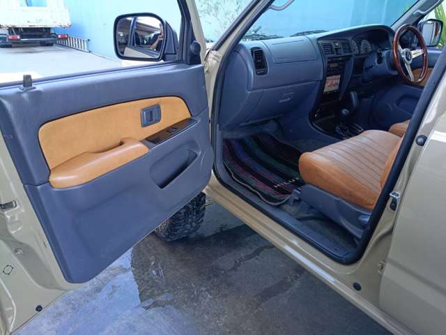 トヨタ ハイラックスサーフ ２．７ ＳＳＲ－Ｘ ４ＷＤ H11年 (九州・沖縄) 99