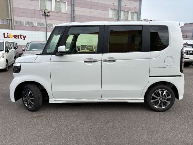 ホンダ Ｎ　ＢＯＸ カスタム ６６０ R8年 () 99