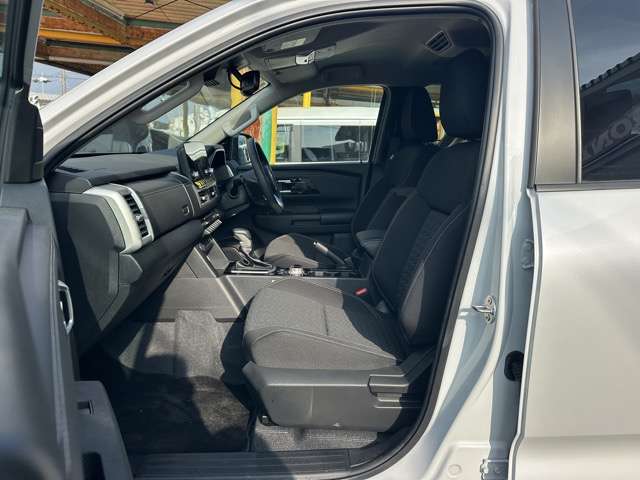 三菱 トライトン ２．４ ＧＬＳ ディーゼルターボ ４ＷＤ R6年 (東海) 99