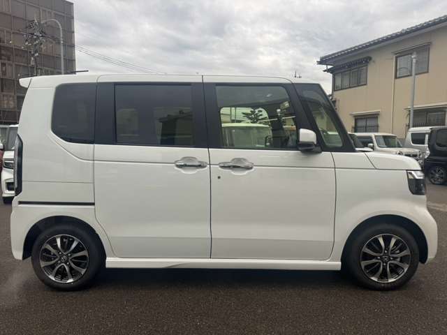 ホンダ Ｎ　ＢＯＸ カスタム ６６０ R8年 () 99
