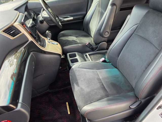 トヨタ ヴェルファイア ２．４Ｚ　ゴールデンアイズ H25年 (関東) 99