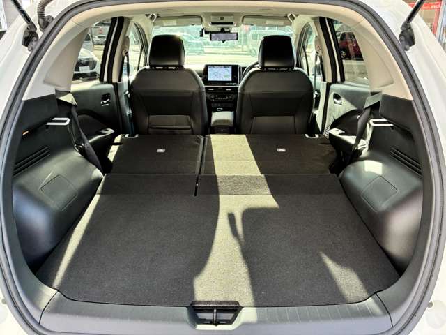 日産 ノートオーラ １．２ Ｇ ＦＯＵＲ レザーエディション ４ＷＤ R4年 (東北) 99