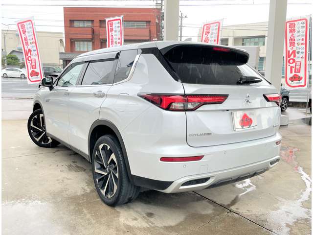 三菱 アウトランダーＰＨＥＶ ＰＨＥＶ ２．４ Ｇ ４ＷＤ R4年 (東北) 99