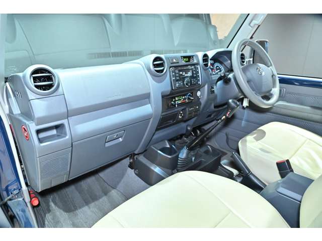 トヨタ ランドクルーザーバン ４．０ ４ＷＤ H27年 () 99