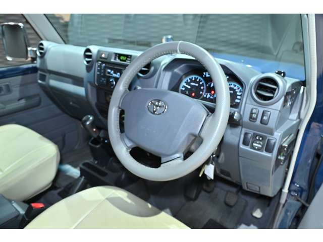 トヨタ ランドクルーザーバン ４．０ ４ＷＤ H27年 () 99