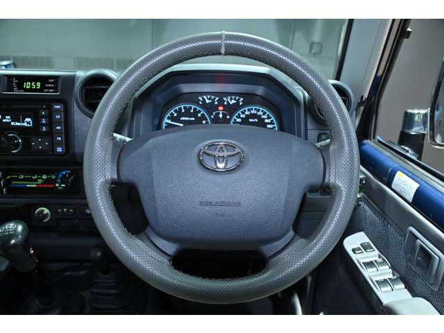トヨタ ランドクルーザーバン ４．０ ４ＷＤ H27年 () 99